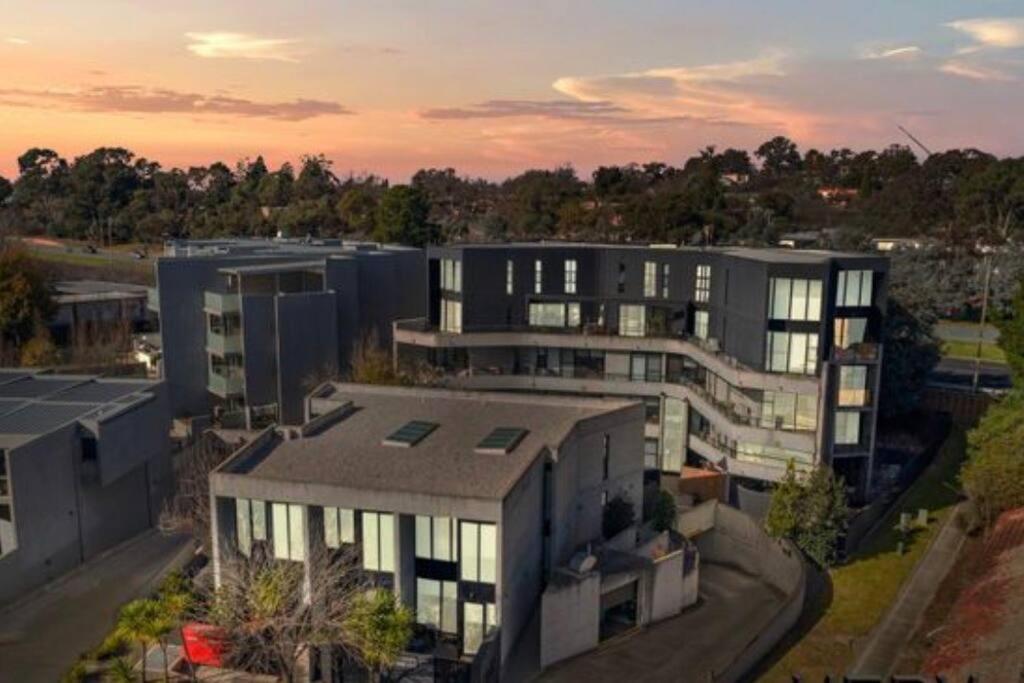 Large Executive 3 Bedroom Yarralumla Zewnętrze zdjęcie