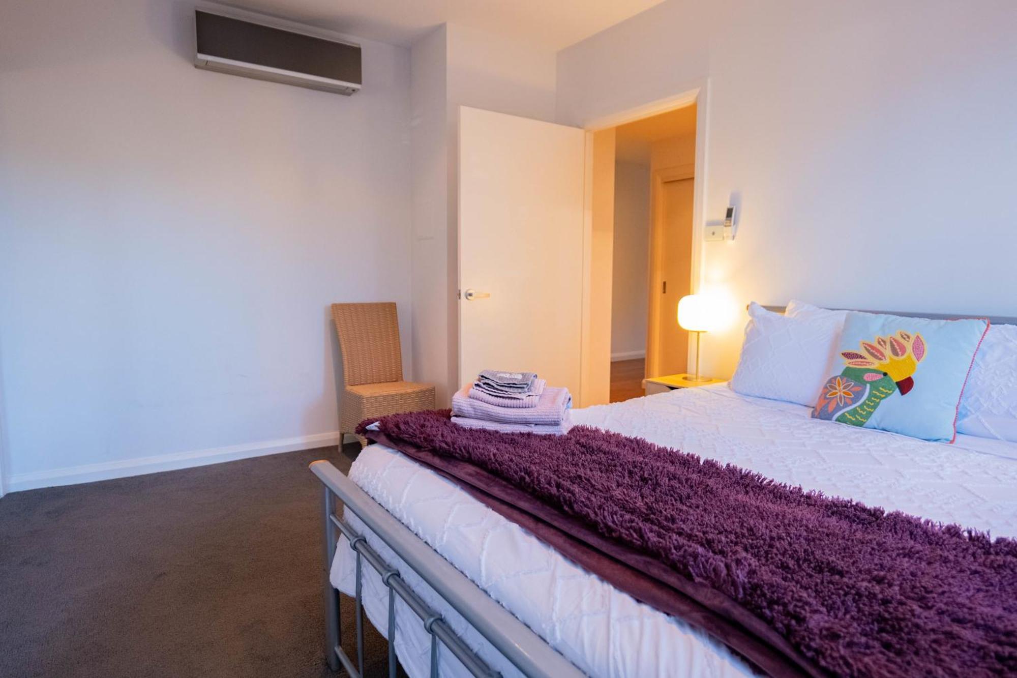 Large Executive 3 Bedroom Yarralumla Zewnętrze zdjęcie